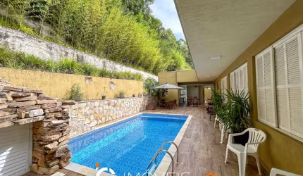 Casa com 5 dormitórios à venda, 376 m² por R$ 1.800.000,00 - Centro - Blumenau/SC