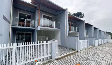 Sobrado com 2 dormitórios à venda, 88 m² por R$ 399.000,00 - Badenfurt - Blumenau/SC