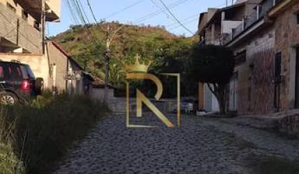 Casa com Terreno em Realengo / Rj