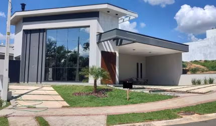 Linda casa moderna no Jardim Laguna
