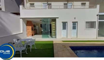 Linda Casa 4 suítes no Condomínio Villa Romana