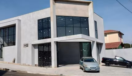 SALÃO COMPERCIAL MODERNO DE ESQUINA COM FRENTE PARA O PARQUE ECOLÓGICO