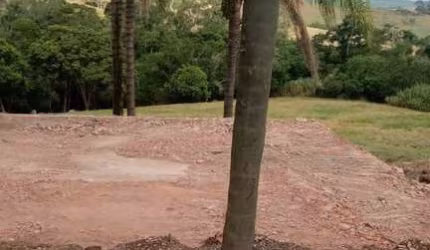Terreno com 2.100 metros quadrados e ótima topografia na região de Cardeal - Elias Fausto, próximo ao Centro.