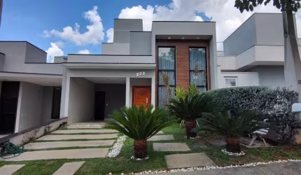 Casa em Condomínio com 3 Suítes e 2 Vagas de Garagem no Jardim Bréscia, Indaiatuba-SP