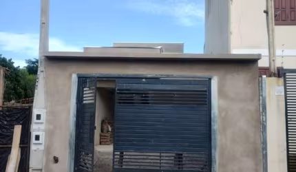 Imperdível oportunidade! Casa à venda no Centro de Indaiatuba-SP, 3 quartos, 1 suíte, 2 salas, 2 banheiros, 2 vagas, 122m².