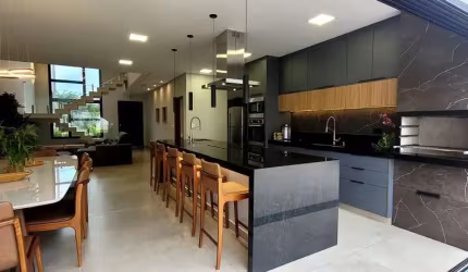 Casa em Condomínio de Alto Padrão com 4 dorms sendo 3 Suítes, Área Gourmet e Piscina Privativa em Indaiatuba
