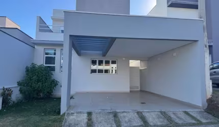 Casa em condomínio de luxo em Indaiatuba-SP, Park Real, 2 quartos, 2 suítes, 4 banheiros, 2 vagas e 150m².