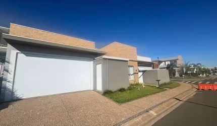 Casa de luxo em condomínio - 4 quartos, 2 suítes, 178m², Indaiatuba-SP, Jardim Residencial Dona Lucilla. Venha conferir!