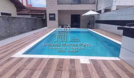 Sobrado com piscina, 50m da praia!