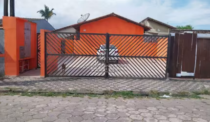 Casa em condominio fechado, 2 dormitórios.