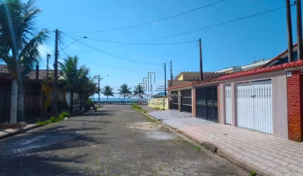 Casa com 1 dormitório, apenas 60m do mar!