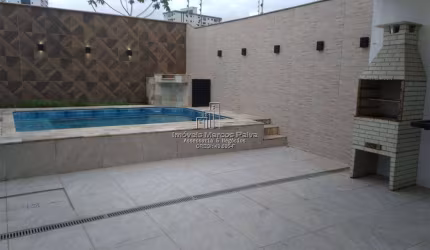 Sobrado com 3 suites e piscina na cidade de Mongaguá!