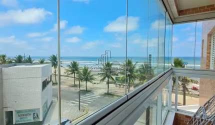 Apartamento com 2 Dormitorios, suite e Varanda Gourmet. Frente mar.