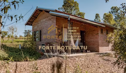 Casa Chalé em Chácara Floresta, Botucatu/SP