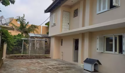 Casa com 3 quartos à venda no Centenário, Caxias do Sul  por R$ 680.000