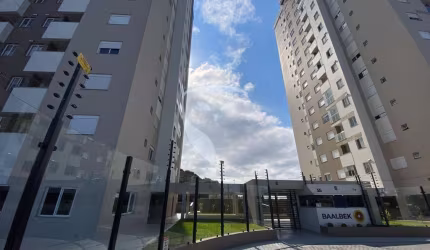Apartamento com 2 quartos à venda no Panazzolo, Caxias do Sul  por R$ 370.000