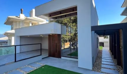 Casa à venda no bairro Pedra Branca em Palhoça/SC