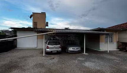 Casa à venda no bairro Sertão do Maruim em São José/SC
