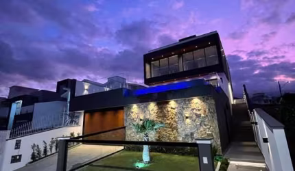 Casa à venda no bairro Pedra Branca em Palhoça/SC