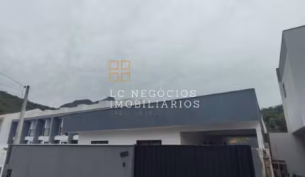 Casa à venda no bairro Sertão do Maruim em São José/SC