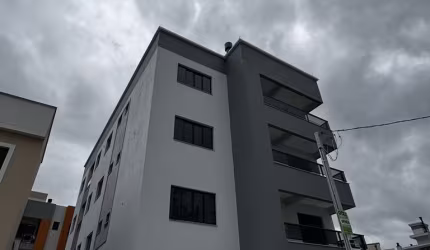 Apartamento à venda no bairro Pagani em Palhoça/SC
