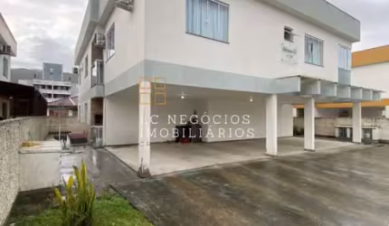 Apartamento à venda no bairro São Sebastião em Palhoça/SC