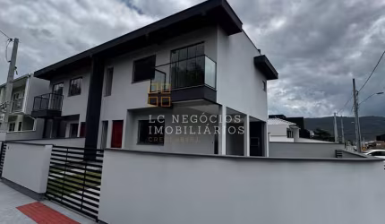 Sobrado à venda no bairro Forquilhas - São José/SC