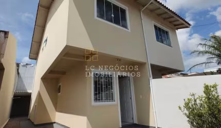 Sobrado à venda no bairro São Sebastião - Palhoça/SC