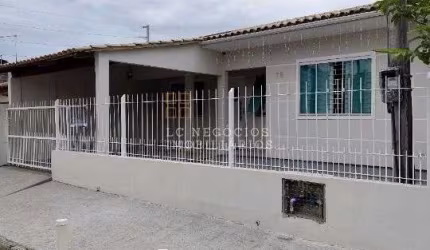 Casa à venda no bairro Madri - Palhoça/SC