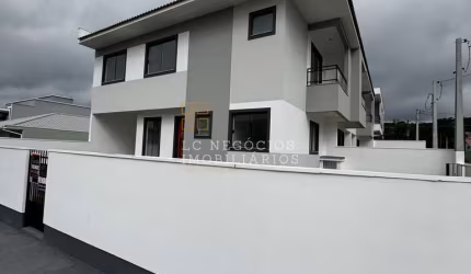 Sobrado à venda no bairro Forquilhas - São José/SC