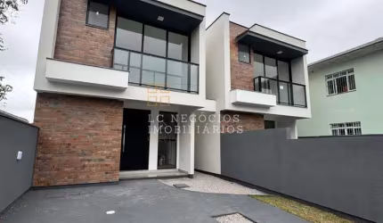 Sobrado à venda no bairro Areias - São José/SC