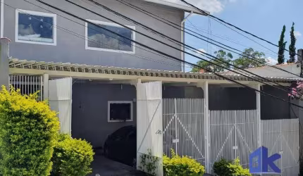 Casa a venda Granja Viana SP. Próximo ao  Shopping Granja Vianna.