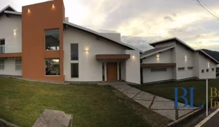 Casa Em Condomínio Atibaia!! 8suítes Piscina Área Gourmet!! Permuta em SP