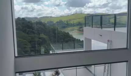 Casa Em Condomínio a Venda Com 325M² Em Igaratá!!!Estuda Permuta em SP!!