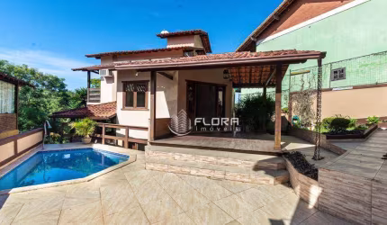 Casa Duplex com 3 suítes à venda, 170 m² por R$ 550.000