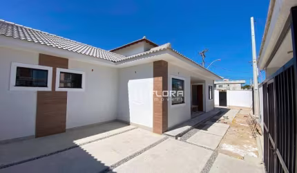 Casa com 2 dormitórios à venda, 57 m² por R$ 365.000,00 - Jardim Atlantico - Maricá/RJ