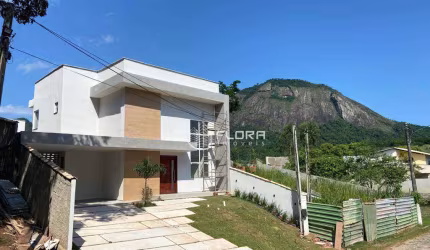 Casa com 3 dormitórios à venda, 160 m² por R$ 750.000,00 - Bosque Fundo - Maricá/RJ