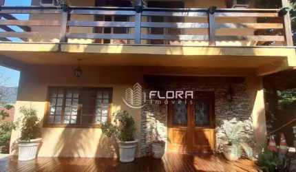 Casa com 3 dormitórios à venda, 220 m² por R$ 950.000,00 - Itaipu - Niterói/RJ