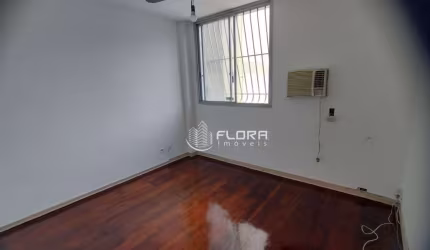 Apartamento com 2 dormitórios à venda, 65 m² por R$ 200.000,00 - Santa Rosa - Niterói/RJ