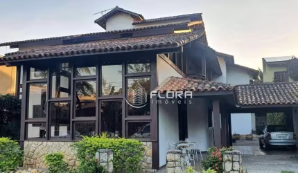 Casa com 4 dormitórios à venda, 500 m² por R$ 2.100.000,00 - Piratininga - Niterói/RJ