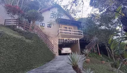 Casa com 3 dormitórios à venda, 132 m² por R$ 820.000,00 - Itaipu - Niterói/RJ