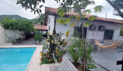 Casa com 4 dormitórios à venda, 292 m² por R$ 950.000,00 - Piratininga - Niterói/RJ