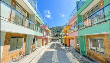 Casa com 3 dormitórios à venda, 117 m² por R$ 460.000,00 - Itaipu - Niterói/RJ