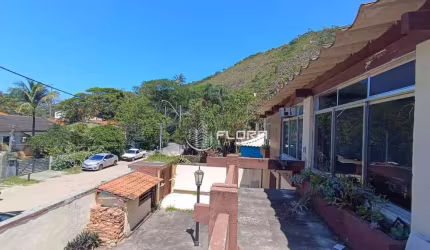 Casa com 4 dormitórios à venda, 365 m² por R$ 2.200.000,00 - Itacoatiara - Niterói/RJ