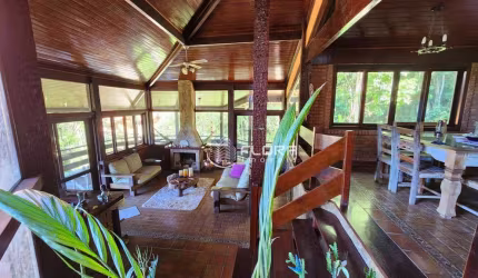 Casa com 4 dormitórios à venda, 323 m² por R$ 1.200.000,00 - Itaipu - Niterói/RJ
