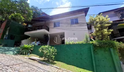 Casa com 3 dormitórios à venda, 250 m² por R$ 850.000,00 - Badu - Niterói/RJ