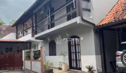 Casa com 2 dormitórios à venda, 150 m² por R$ 610.000 - Itaipu - Niterói/RJ