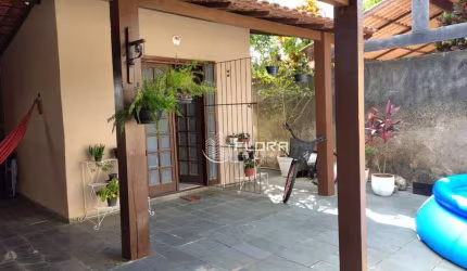 Casa com 3 dormitórios à venda, 129 m² por R$ 600.000,00 - Itaipu - Niterói/RJ