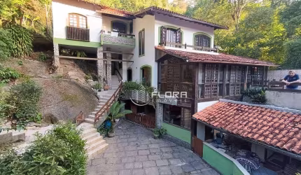 Casa com 4 dormitórios à venda, 540 m² por R$ 1.100.000,00 - Vila Progresso - Niterói/RJ