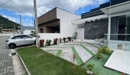 Casa com 3 dormitórios à venda, 127 m² por R$ 670.000,00 - Pindobas - Maricá/RJ